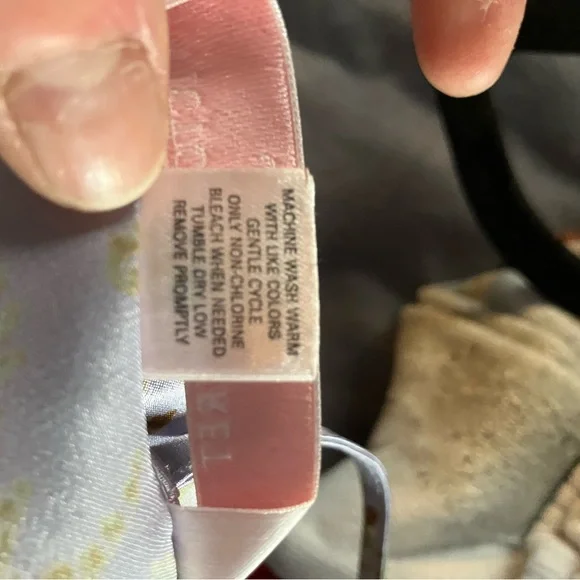 Vintage Victoria's Secret Lavender Floral Chemise with Pink Lace - Picture 9 of 9